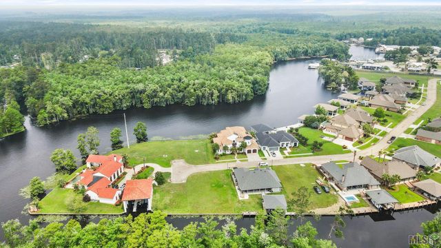 21441 Blue Marlin Dr, Livingston, LA 70462