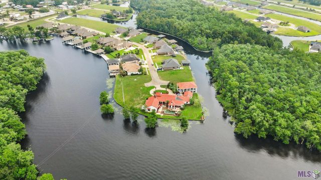 21441 Blue Marlin Dr, Livingston, LA 70462