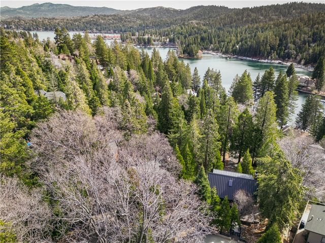 27522 Cedarwood, Lake Arrowhead, CA 92352