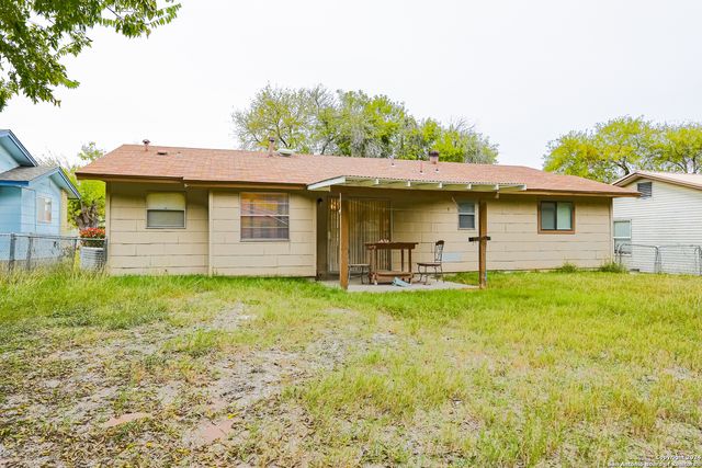 209 ROYAL DR, Converse, TX 78109
