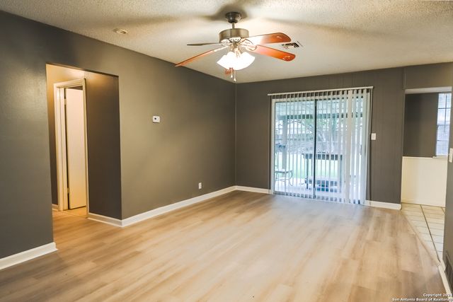 209 ROYAL DR, Converse, TX 78109