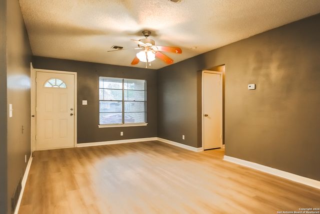 209 ROYAL DR, Converse, TX 78109