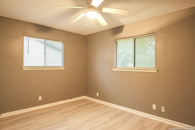 209 ROYAL DR, Converse, TX 78109