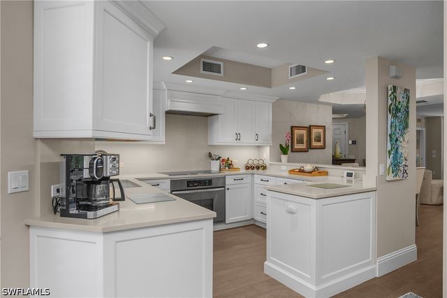 7225 Pelican Bay BLVD 302, Naples, FL 34108