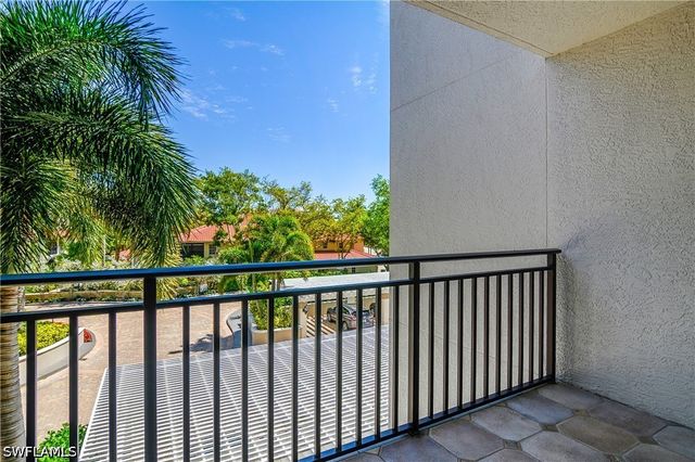 7225 Pelican Bay BLVD 302, Naples, FL 34108