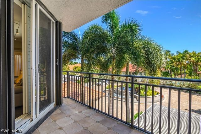 7225 Pelican Bay BLVD 302, Naples, FL 34108