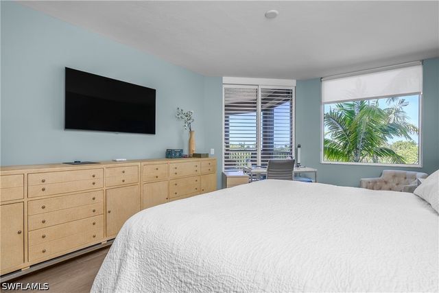 7225 Pelican Bay BLVD 302, Naples, FL 34108