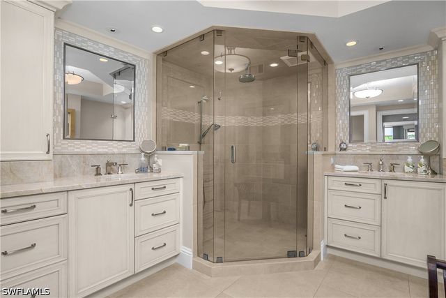 7225 Pelican Bay BLVD 302, Naples, FL 34108