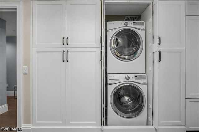 7225 Pelican Bay BLVD 302, Naples, FL 34108