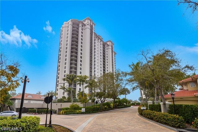 7225 Pelican Bay BLVD 302, Naples, FL 34108