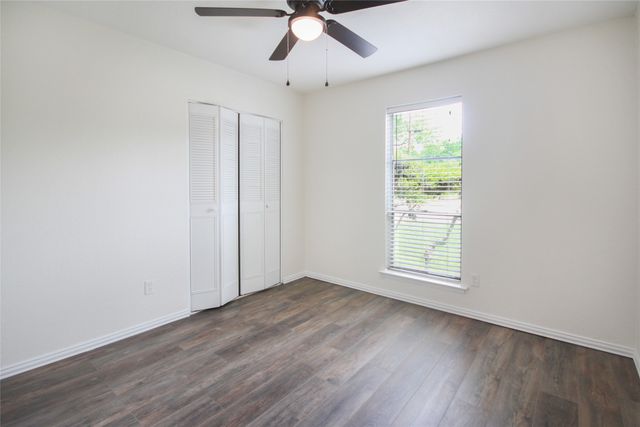 703 N Douglas Avenue, Cleburne, TX 76033