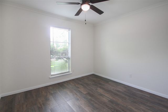 703 N Douglas Avenue, Cleburne, TX 76033