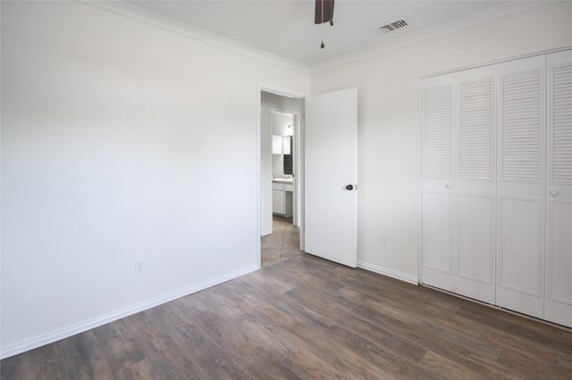 703 N Douglas Avenue, Cleburne, TX 76033