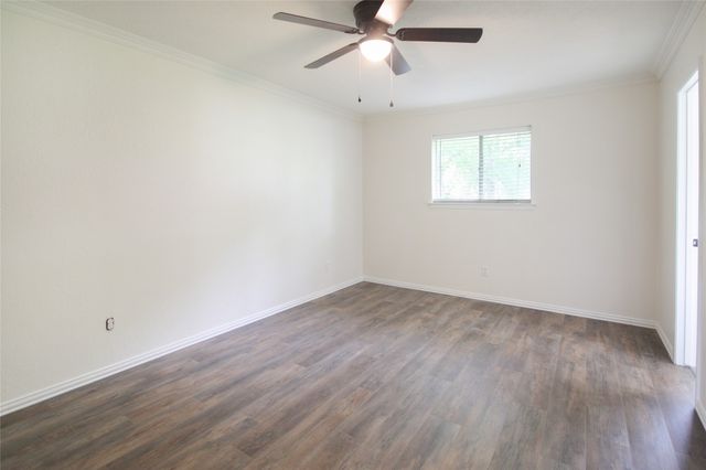 703 N Douglas Avenue, Cleburne, TX 76033
