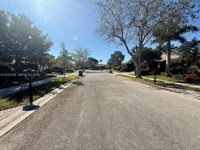 2644 Miller Court, Weston, FL 33332