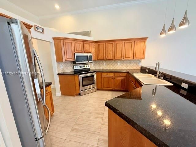 2644 Miller Court, Weston, FL 33332