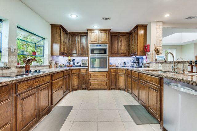 1602 Glen Valley Drive, Irving, TX 75061