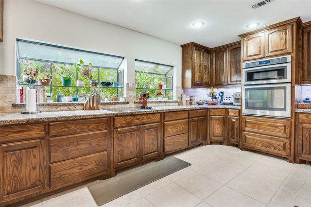 1602 Glen Valley Drive, Irving, TX 75061