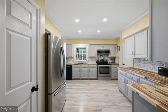 18438 BEAZLEY LN, Milford, VA 22514