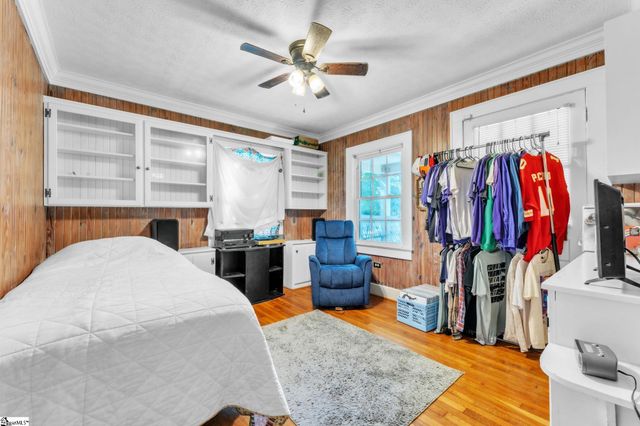 206 W Farley Avenue, Laurens, SC 29360