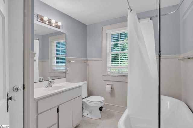 206 W Farley Avenue, Laurens, SC 29360