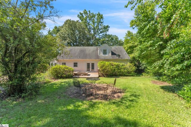 206 W Farley Avenue, Laurens, SC 29360