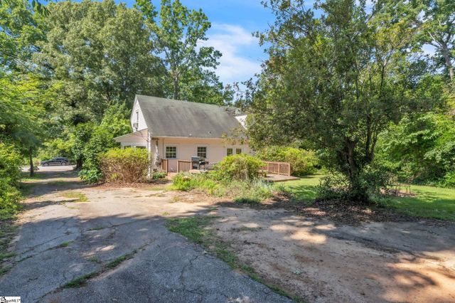 206 W Farley Avenue, Laurens, SC 29360
