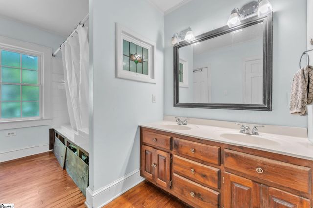 206 W Farley Avenue, Laurens, SC 29360