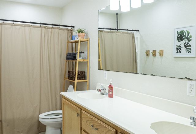 4051 Country Meadows Circle, Granbury, TX 76049