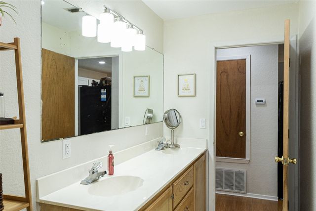 4051 Country Meadows Circle, Granbury, TX 76049