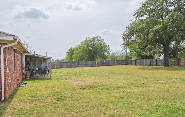 4051 Country Meadows Circle, Granbury, TX 76049