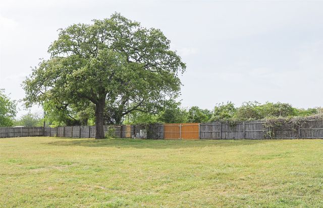 4051 Country Meadows Circle, Granbury, TX 76049