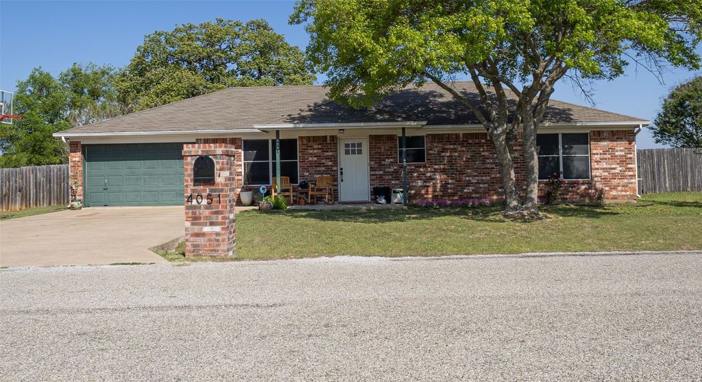 4051 Country Meadows Circle, Granbury, TX 76049