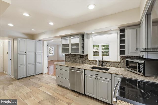 4003 KLOMAN ST, Annandale, VA 22003