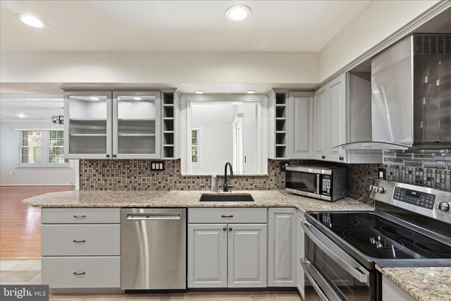 4003 KLOMAN ST, Annandale, VA 22003