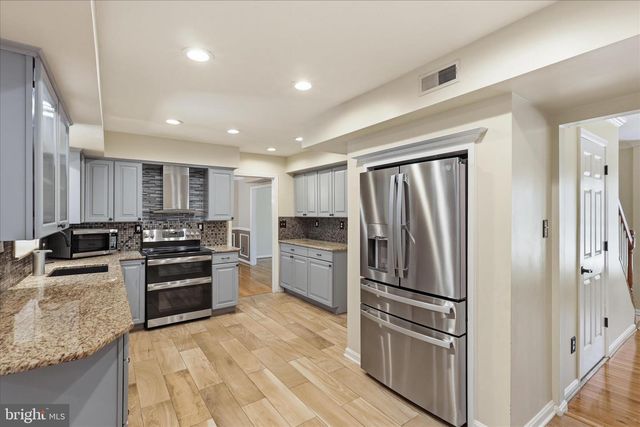 4003 KLOMAN ST, Annandale, VA 22003