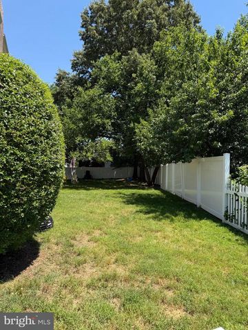 2501 DEWITT AVE, Alexandria, VA 22301