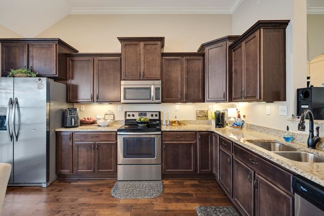 90 WHISPERING CREEK CV, Oakland, TN 38060