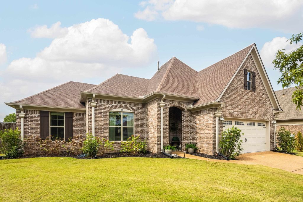 90 WHISPERING CREEK CV, Oakland, TN 38060