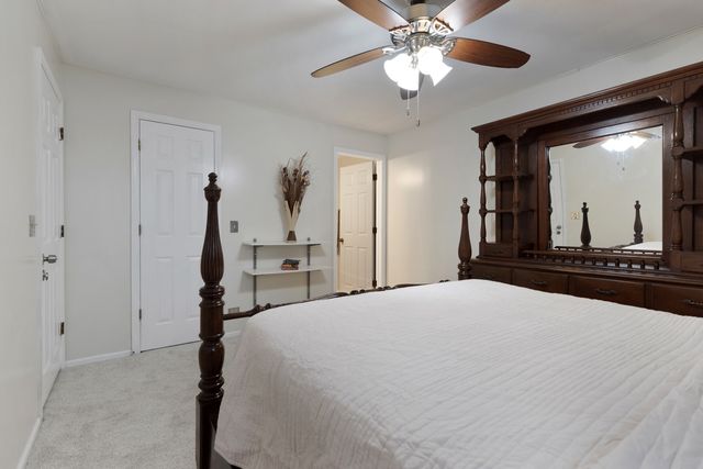 2838 Meadow Lane W-2, Schaumburg, IL 60193