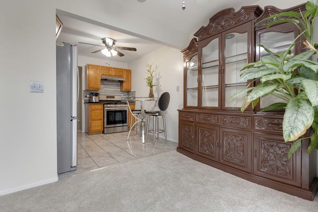 2838 Meadow Lane W-2, Schaumburg, IL 60193