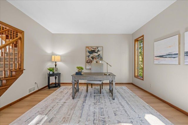 855 Midwest Trail N, West Lakeland Twp, MN 55042