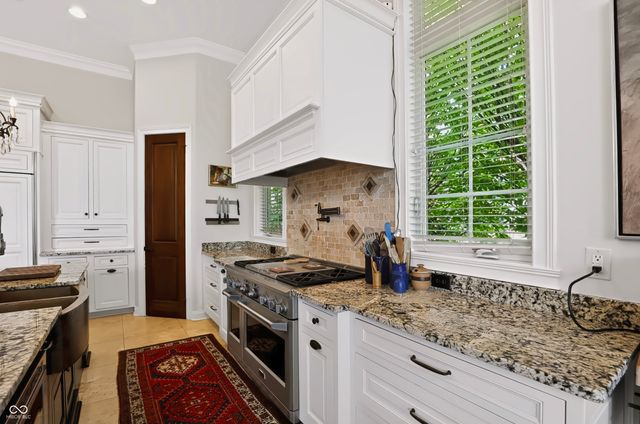 15153 Kampen Circle, Carmel, IN 46033