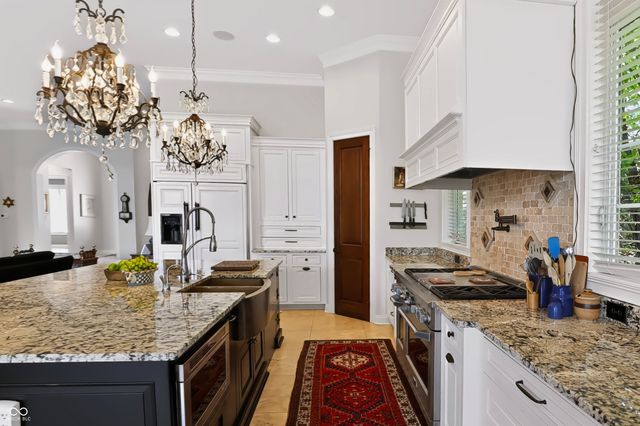 15153 Kampen Circle, Carmel, IN 46033