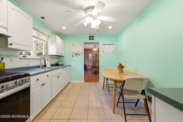 24 Sixth Street, Hazlet, NJ 07734