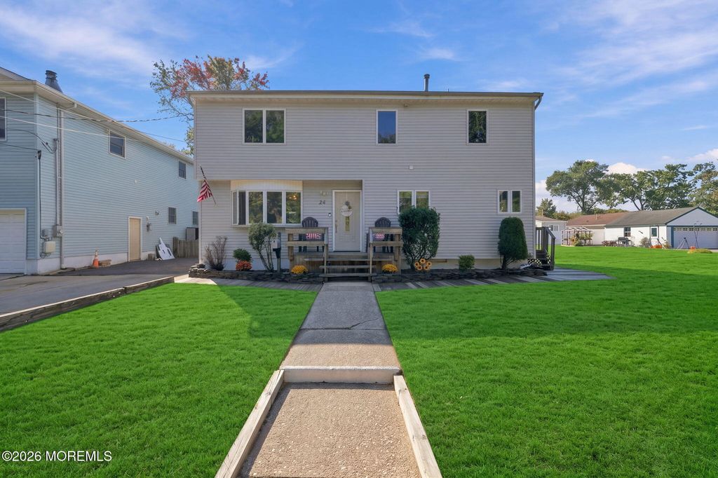 24 Sixth Street, Hazlet, NJ 07734