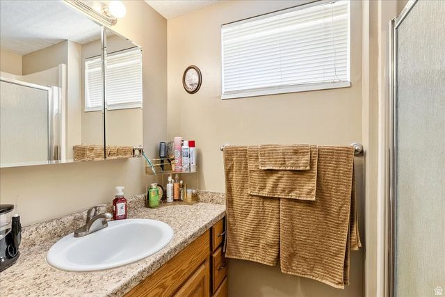 5045 S 2500 W, Roy, UT 84067