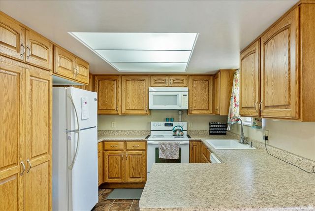 5045 S 2500 W, Roy, UT 84067
