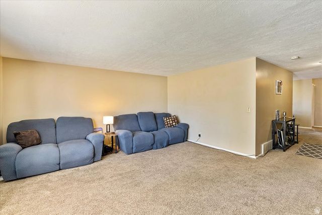 5045 S 2500 W, Roy, UT 84067