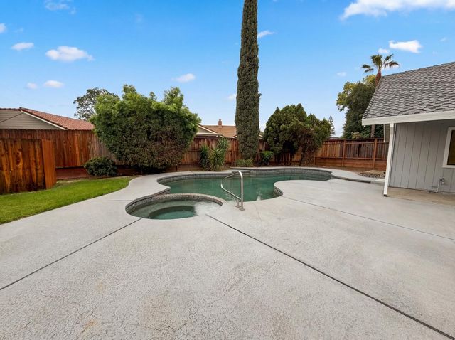 703 Shasta St, Roseville, CA 95678